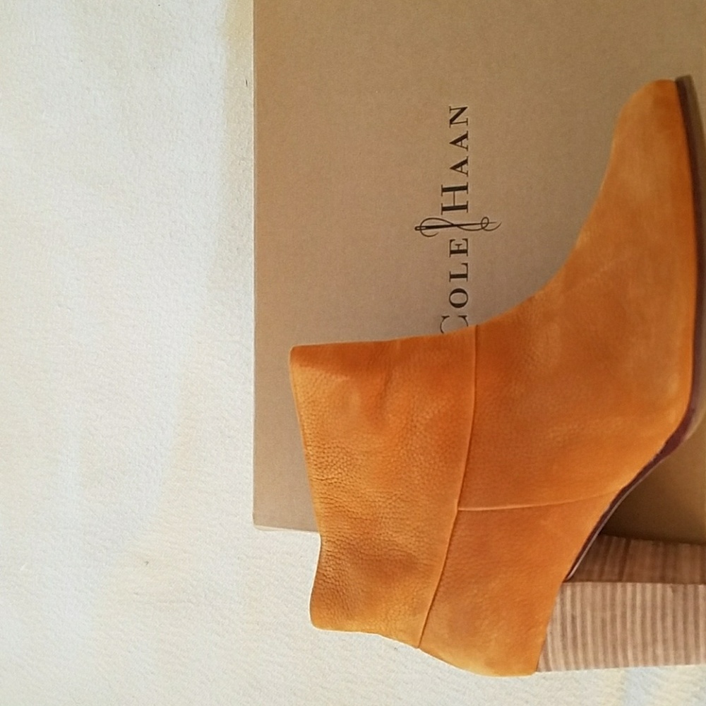 Cole Haan size 10 suede booties